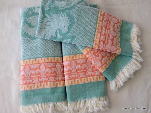 LINGE ANCIEN – 6 petites serviettes de toilette éponge avec blason et fleurs de lys