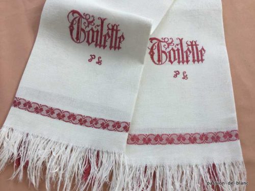 LINGE ANCIEN – Lot de 2 belles serviettes de TOILETTE en pur lin fin avec frises au fil rouge et franges