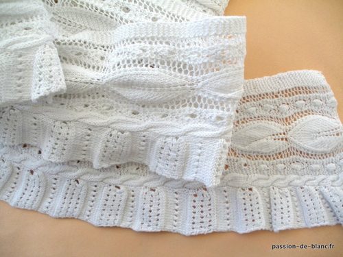 LINGE ANCIEN – Superbe dentelle tricotée aux aiguilles avec du fil très fin