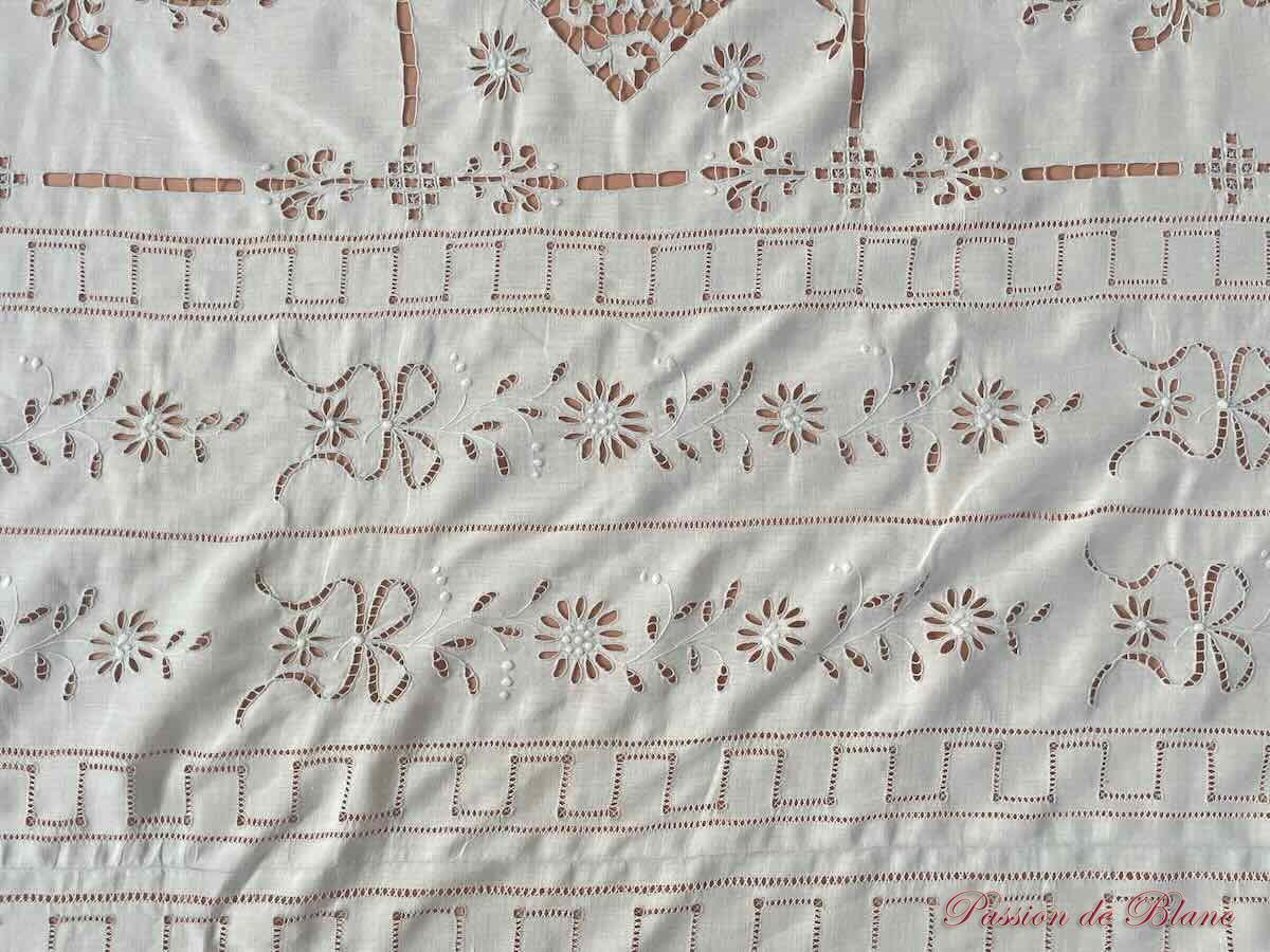 Dessus de lit style renaissance broderie Richelieu et Anglaise main sur lin – Image 8
