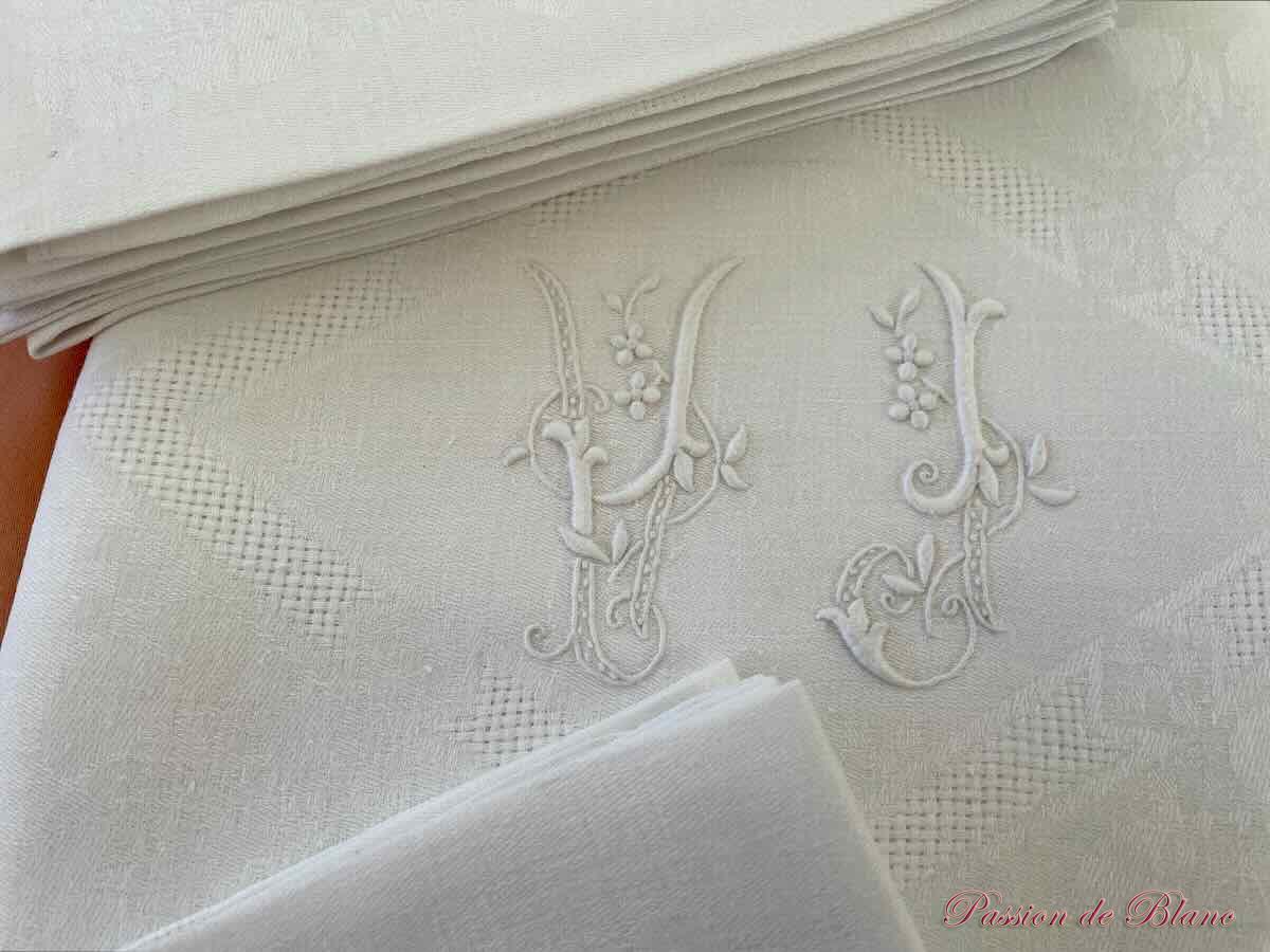 Service de table 12 couverts en damassé de coton avec monogramme MS brodé main – Image 3