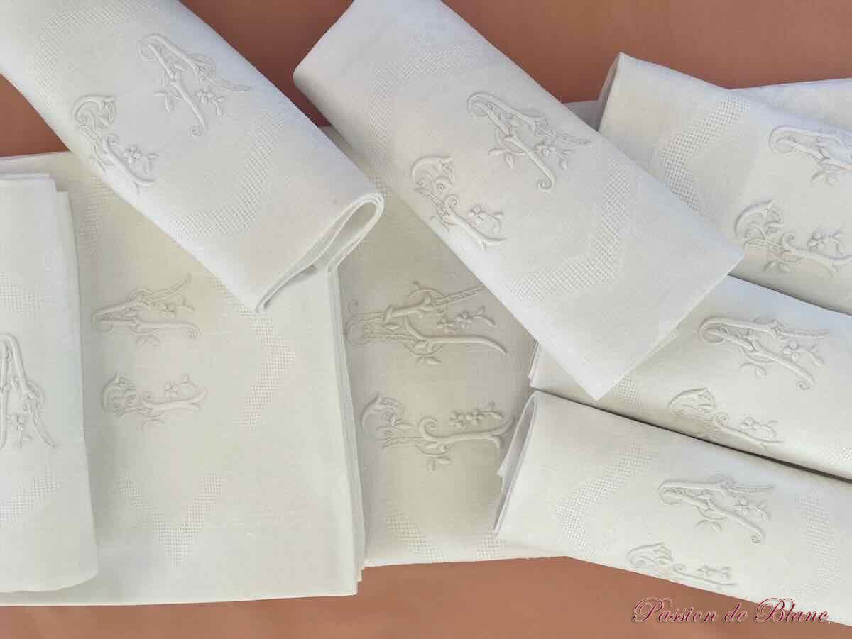 Linge ancien service VJ