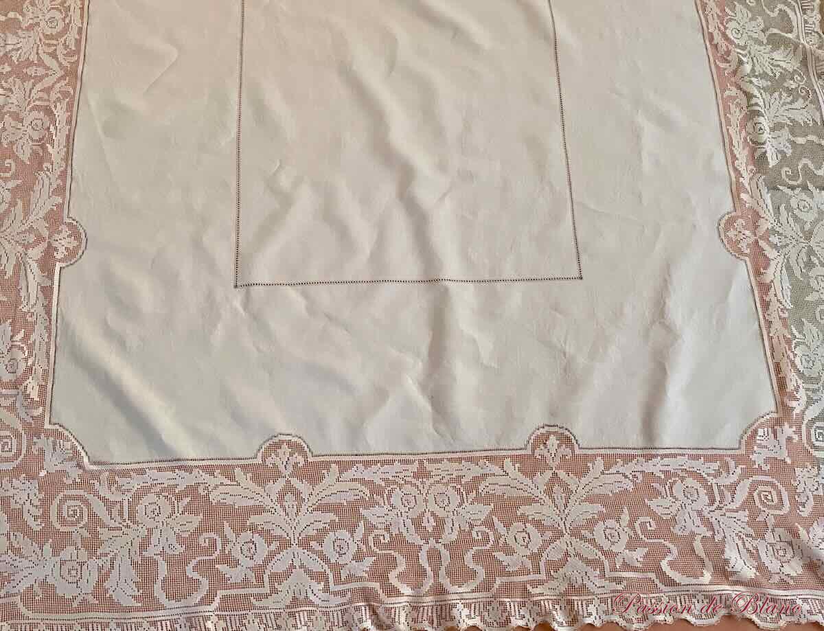 Nappe fil lin filet brodé