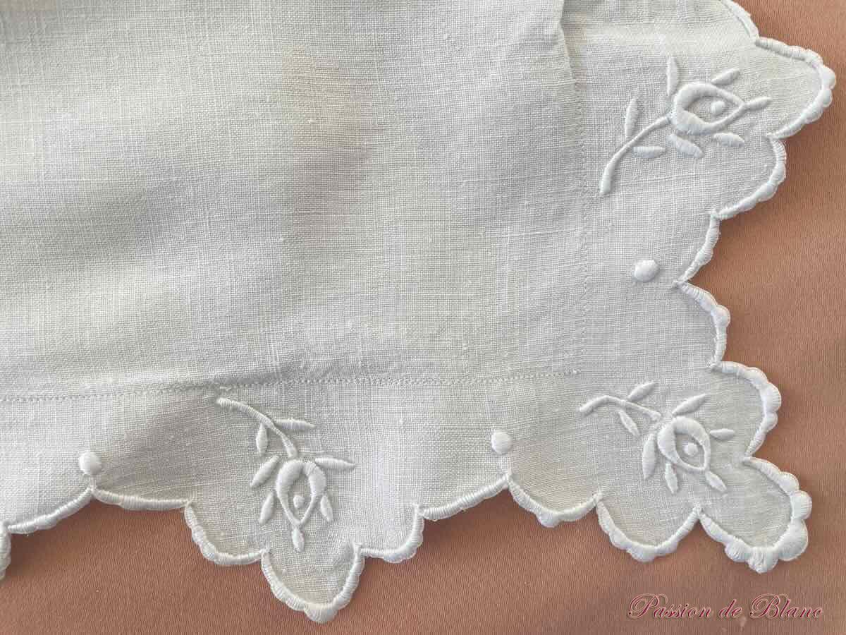 Paire De Taies Festonnées Avec Boutons De Rose,Toile De Lin, Monogramme CE – Image 6