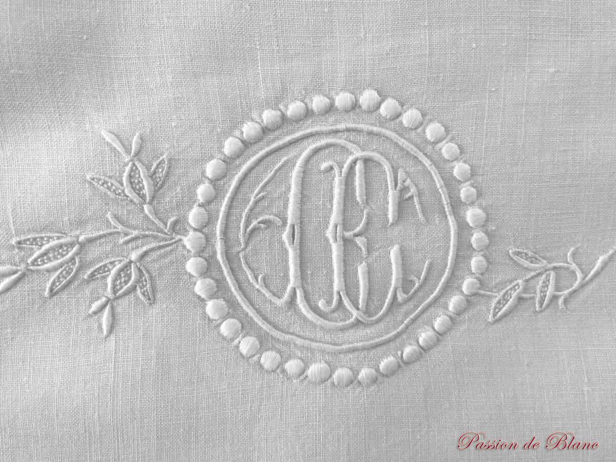 Paire De Taies Festonnées Avec Boutons De Rose,Toile De Lin, Monogramme CE – Image 5
