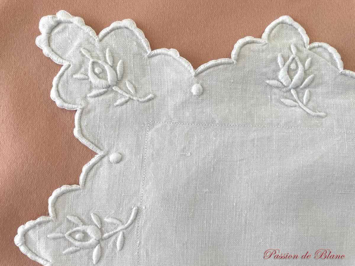 Paire De Taies Festonnées Avec Boutons De Rose,Toile De Lin, Monogramme CE – Image 4