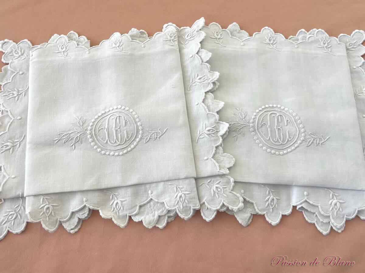 paire taies boutons rose