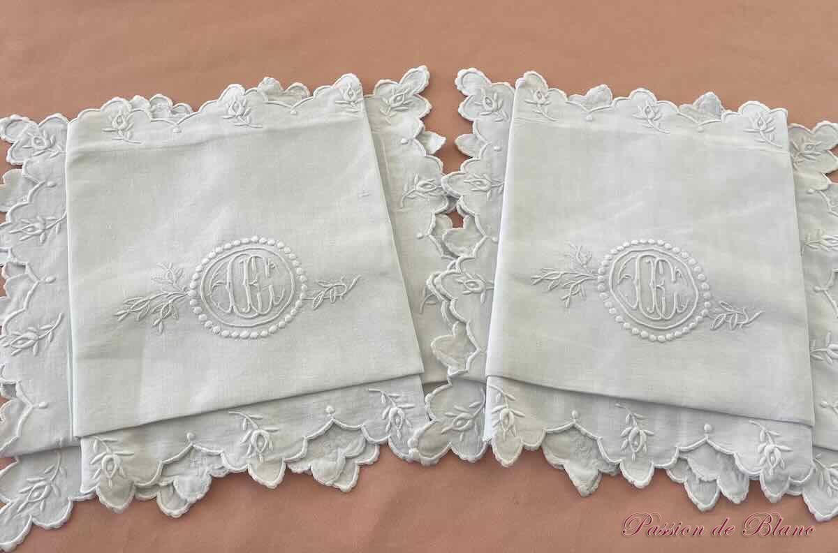 paire taies boutons rose