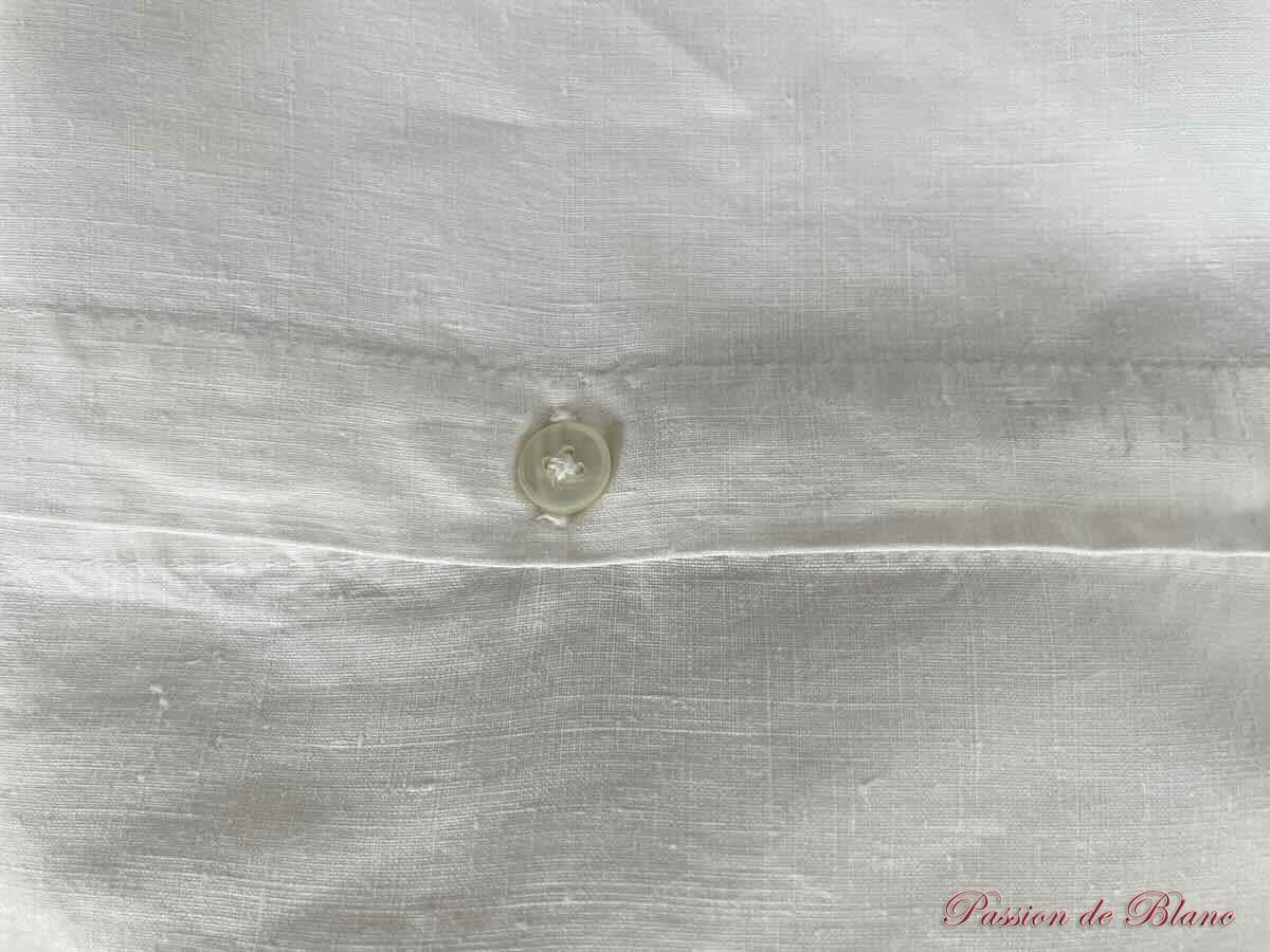 Taie avec branchages fleuris et monogramme JS sur toile en lin fin – Image 8