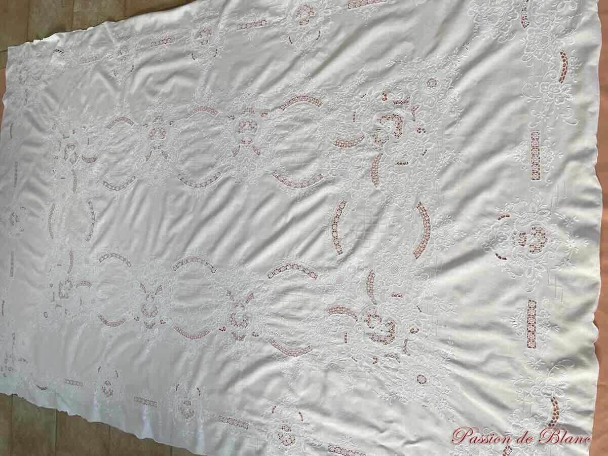 Nappe vintage broderie lin