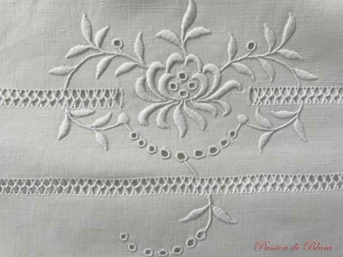 Parure de lit monogramme ML:1 grand drap,1 taie sur lin fin blanc richement brodés main – Image 7