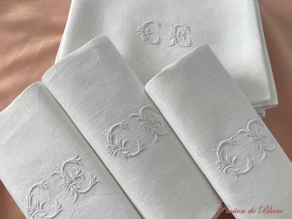 Lot 11 serviettes table en damassé de lin blanc, motifs et monogramme CE – Image 3