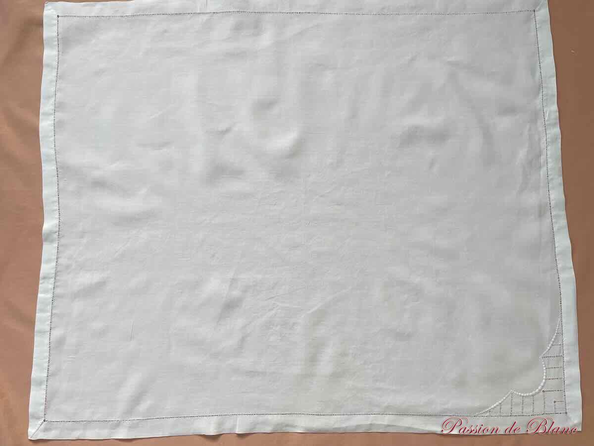 Lot de 11 grandes serviettes de table en fil de lin avec fine broderie main – Image 3