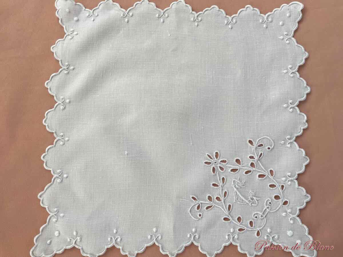 Lot de 7 serviettes à thé festonnées avec broderie de et monogramme MG – Image 2