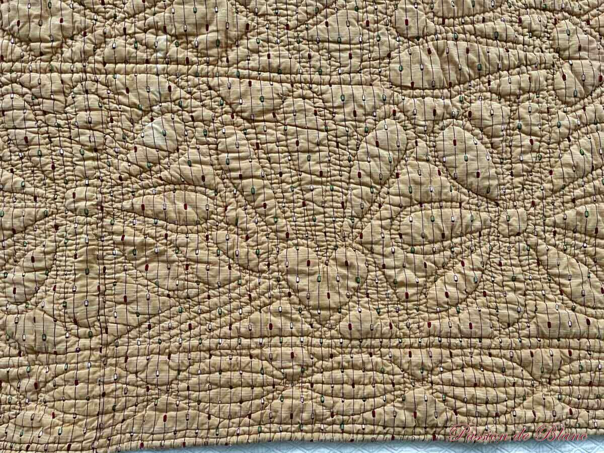 Petite couverture Piquée main double face avec imprimés différents – Image 2