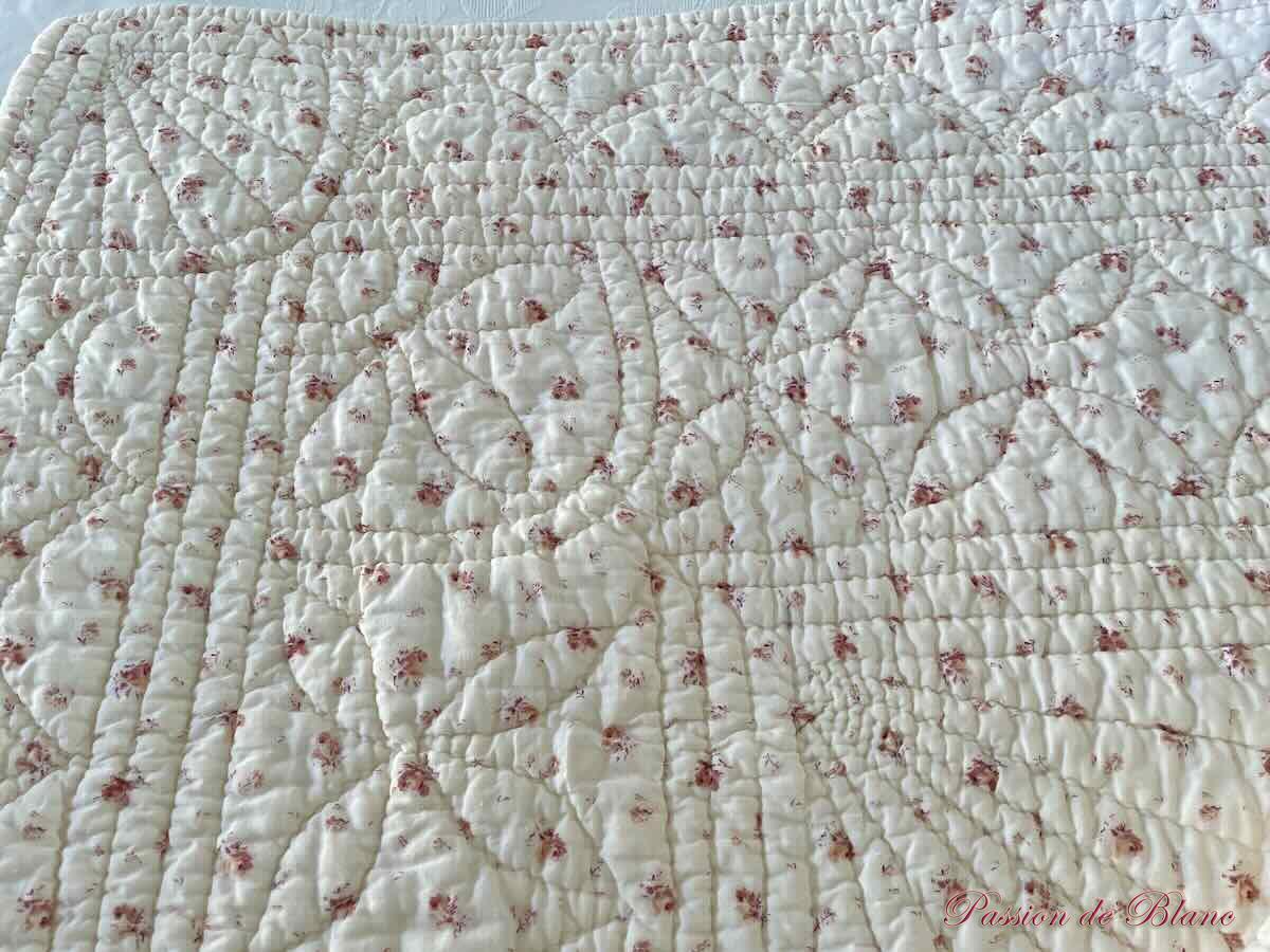 Petite couverture Piquée main avec motifs provençaux double face – Image 7