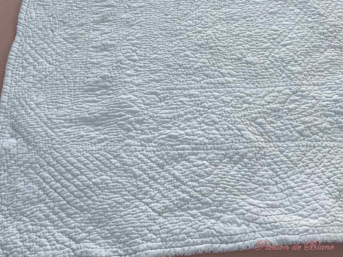 Courte pointe fleurettes