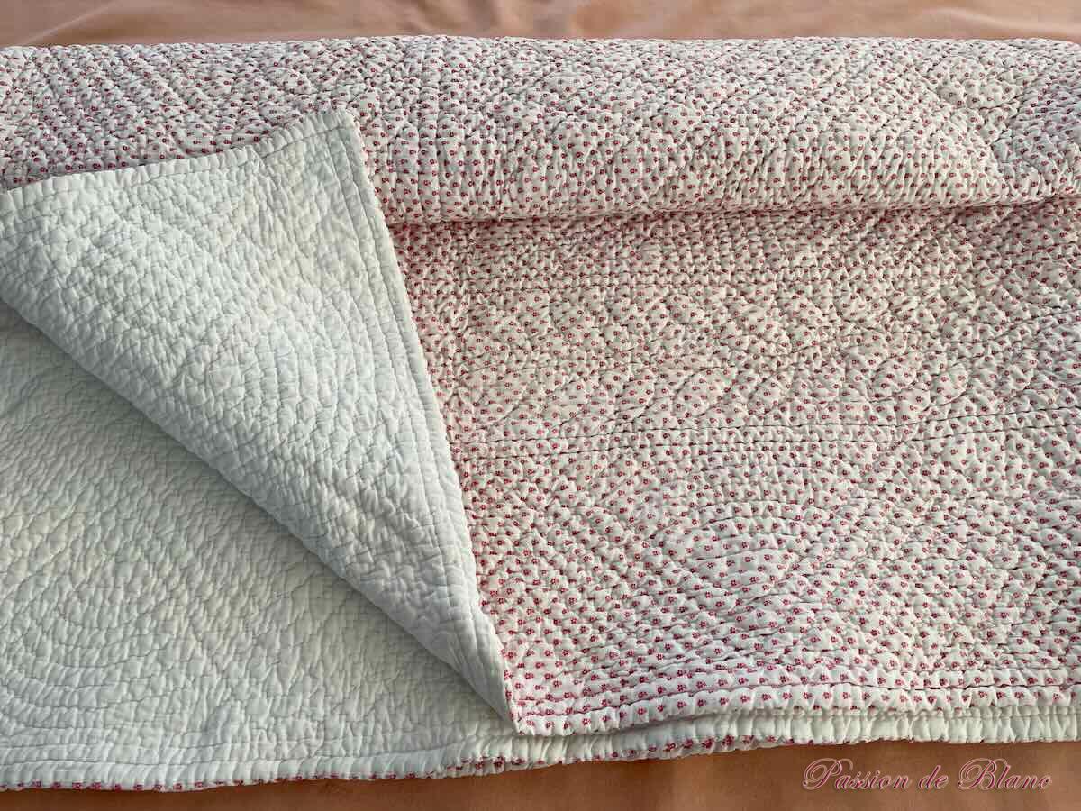 Courte pointe fleurettes