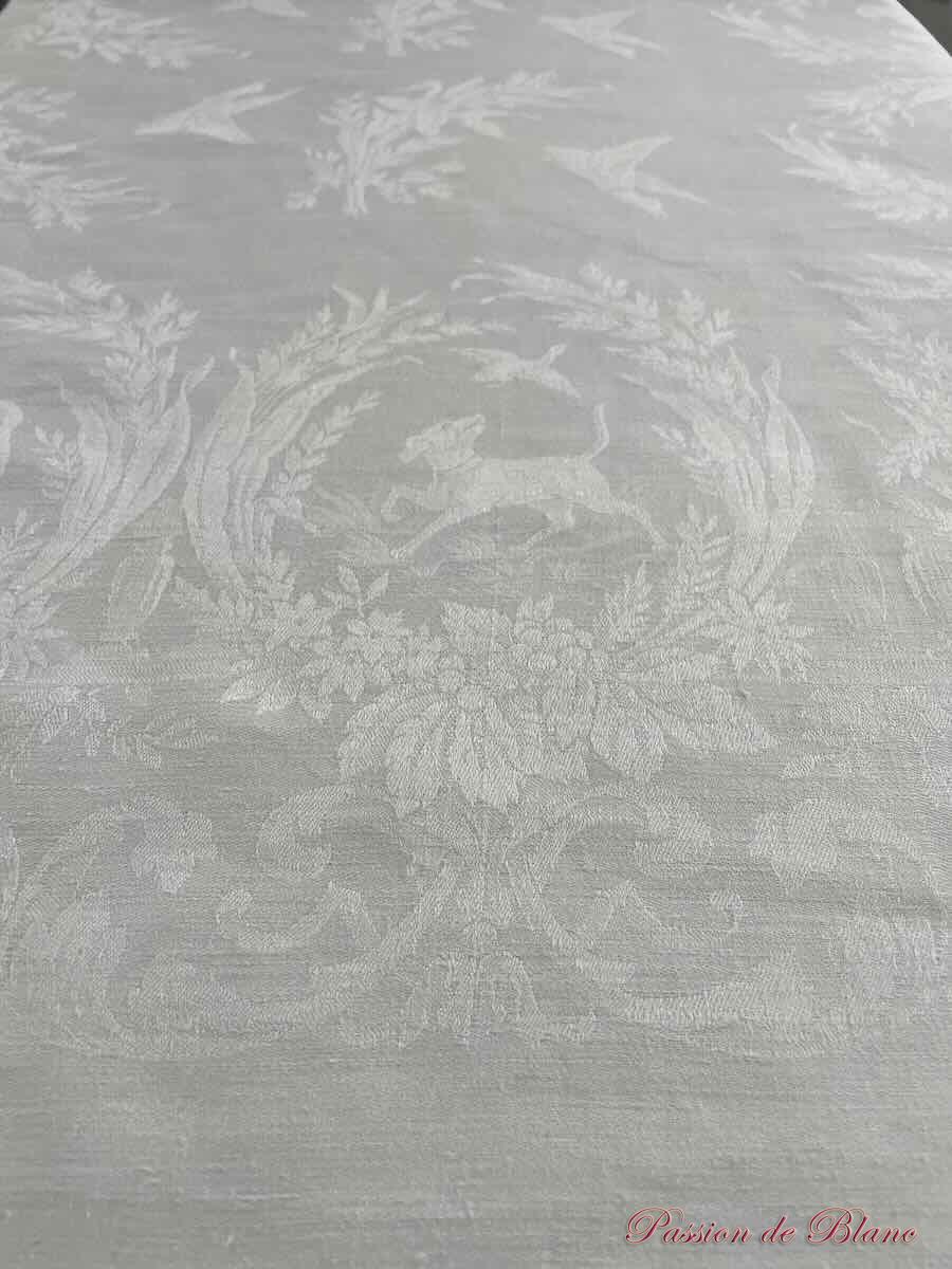 Service de table 12 couverts en damassé de lin avec monogrammes " CR" et animaux – Image 9