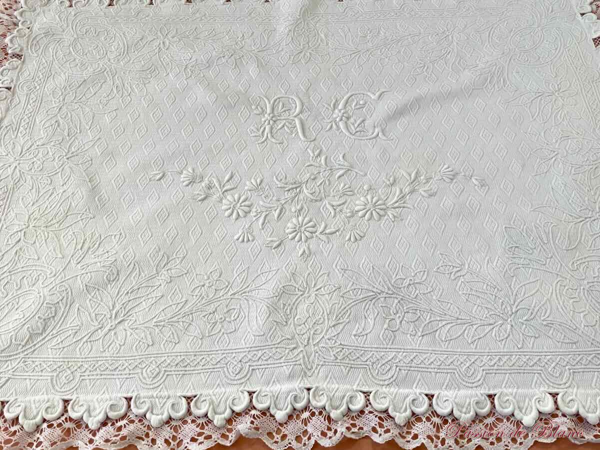 Rare somptueuse taie de visite, grand dessus de taie en piqué de coton épais – Image 8