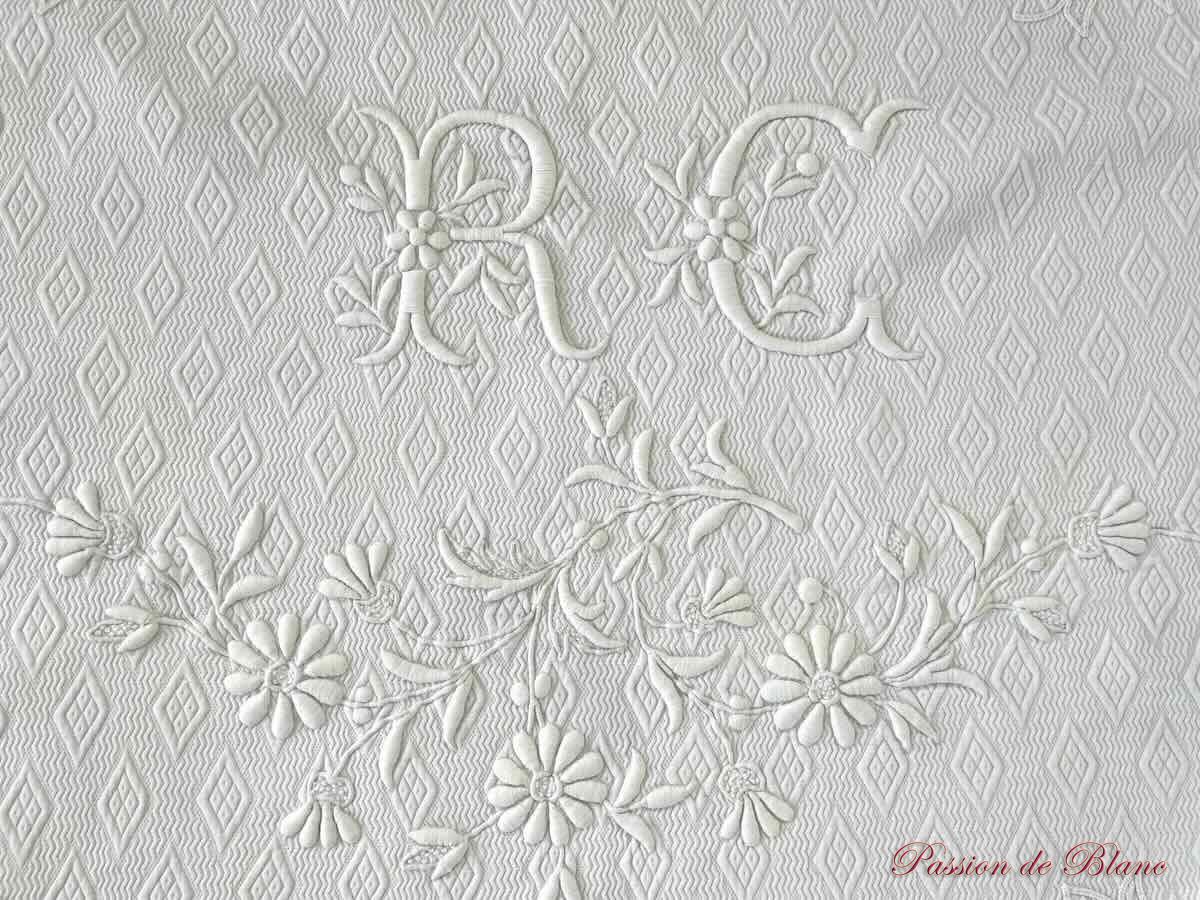 Rare somptueuse taie de visite, grand dessus de taie en piqué de coton épais – Image 4