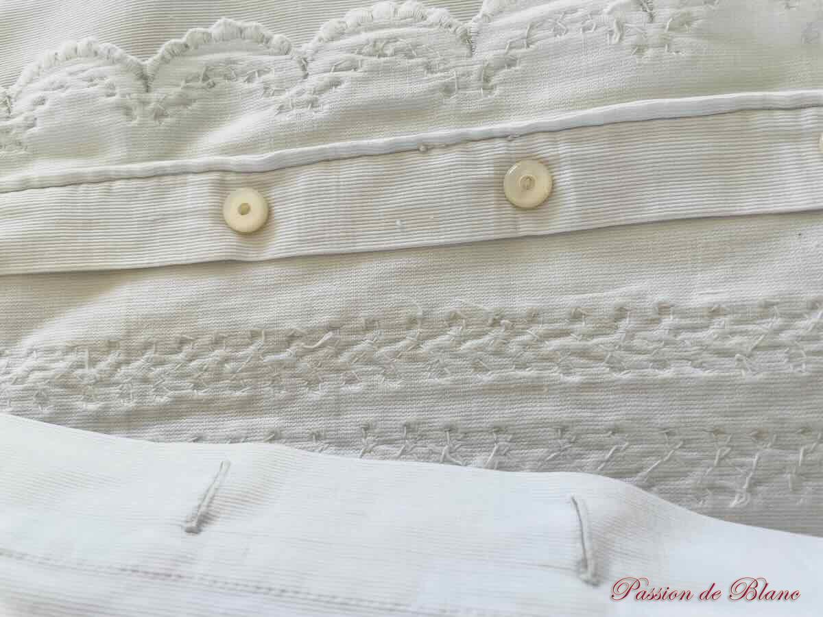 Rare somptueuse taie en piqué de coton avec broderies et lacets – Image 5