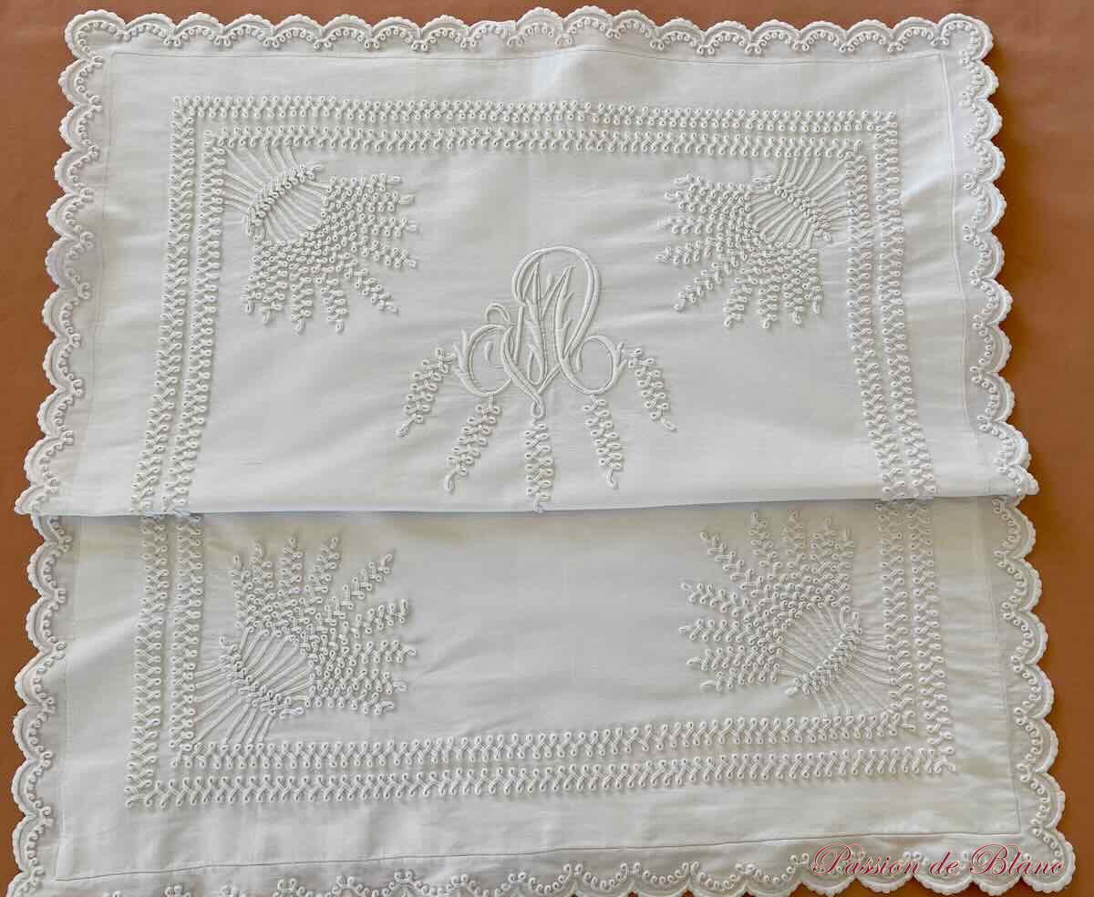 Taie en piqué lacet broderie