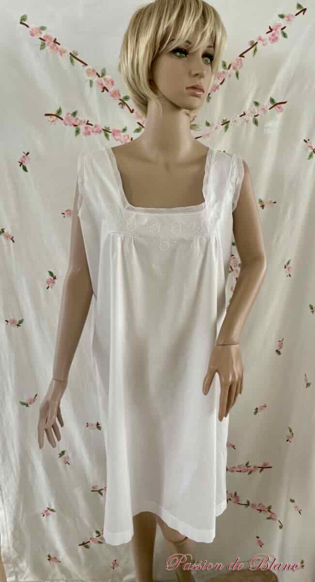 Chemise de jour avec empiècement brodée sur très fine percale et tulle – Image 9