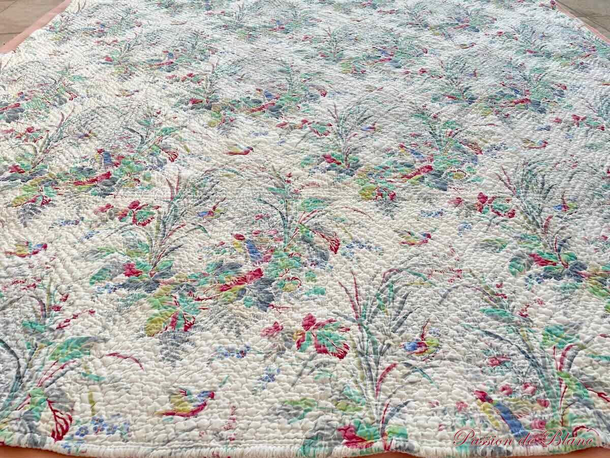 Couverture Piquée XIXe : un côté avec oiseaux, l'autre avec scènes champêtres – Image 9