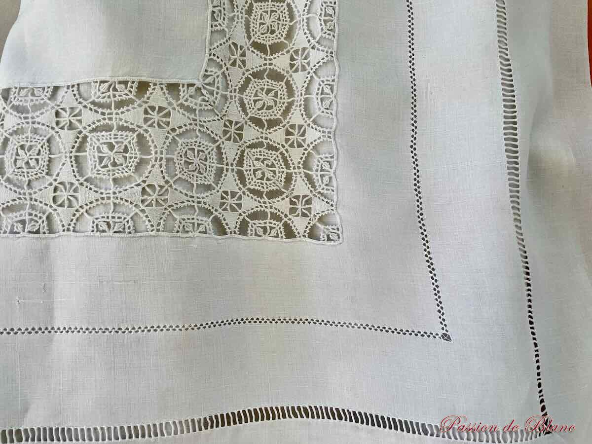 Drap lin fin avec encadrement dentelle à l'aiguille, rivières de jours et mono DT – Image 5
