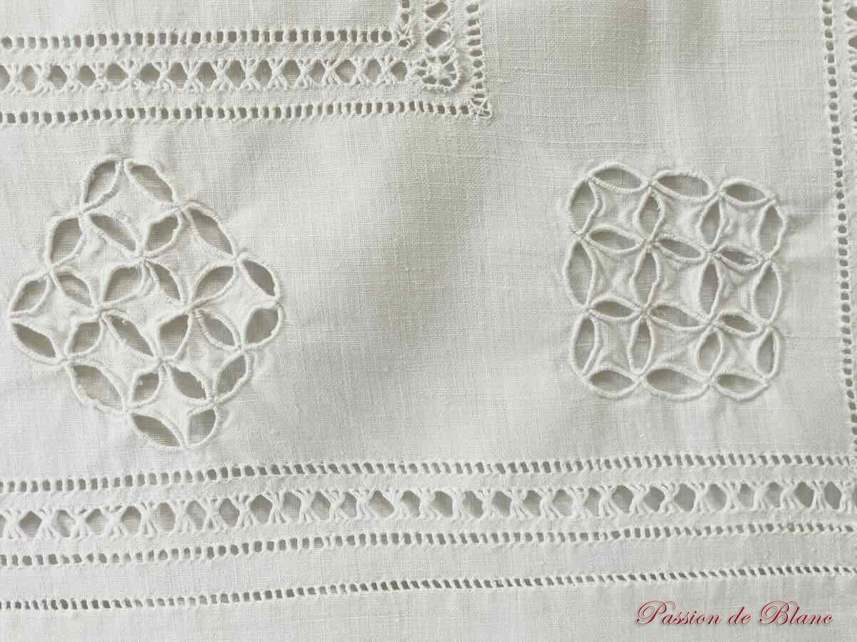 Drap retours brodés,belles broderies main, monogramme YR sur lin fin – Image 6