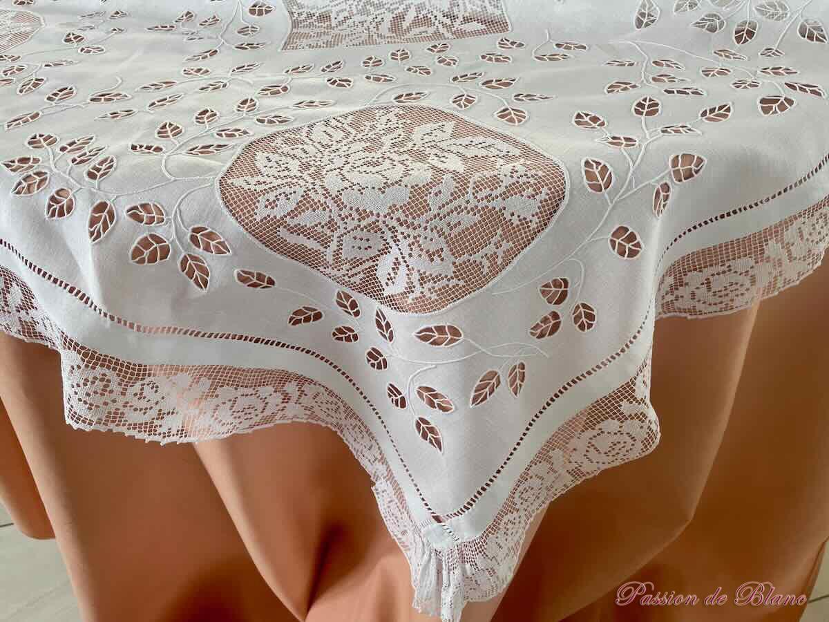 nappe broderie feuille