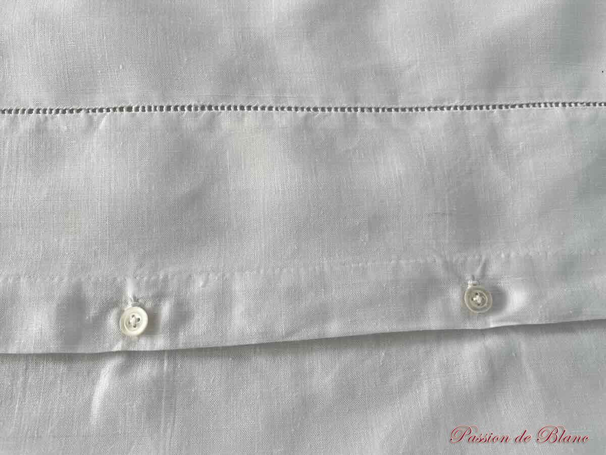 Parure lit en fil de lin avec broderies et monogramme LS 1 drap et 2 taies – Image 9