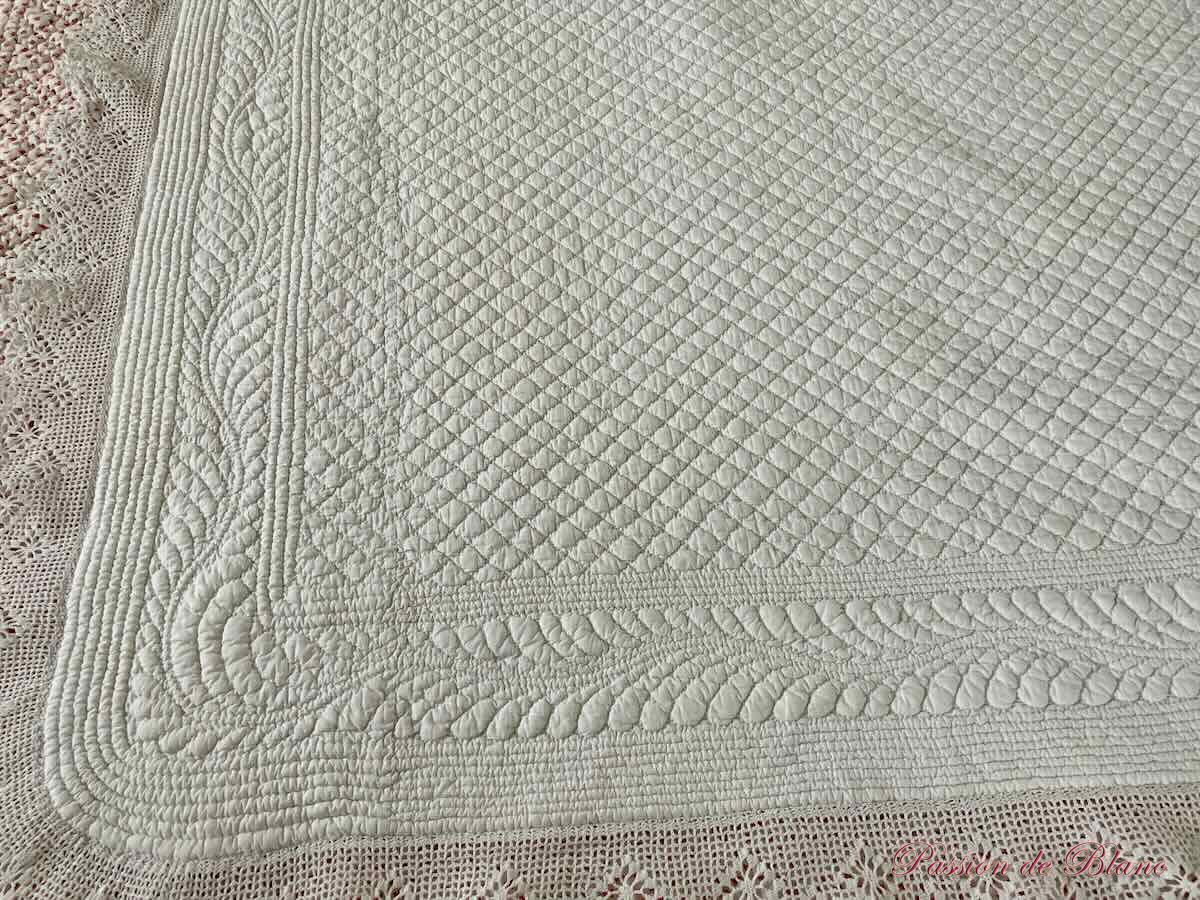 Couverture piquée main