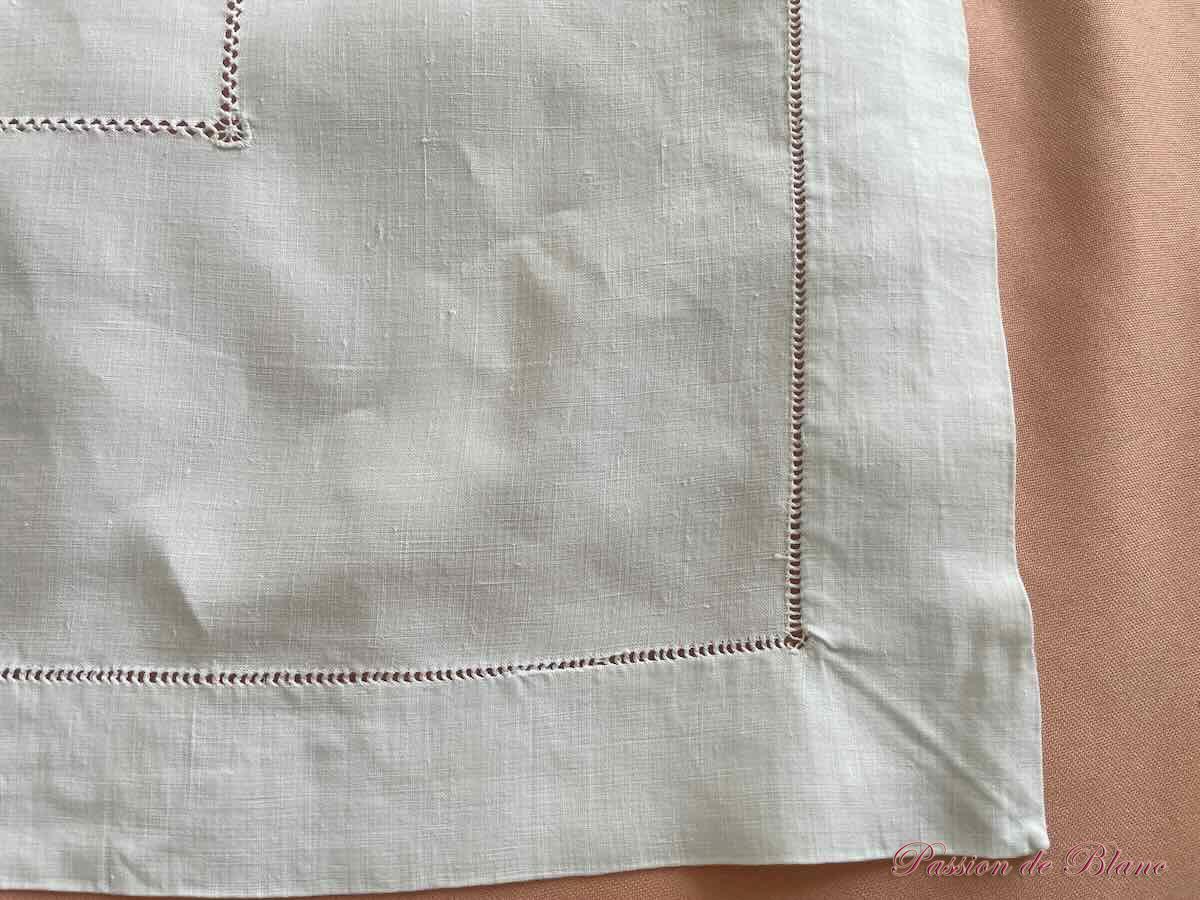 Service de table 12 couverts en fil de lin, broderies main, différent travail de jours. – Image 8