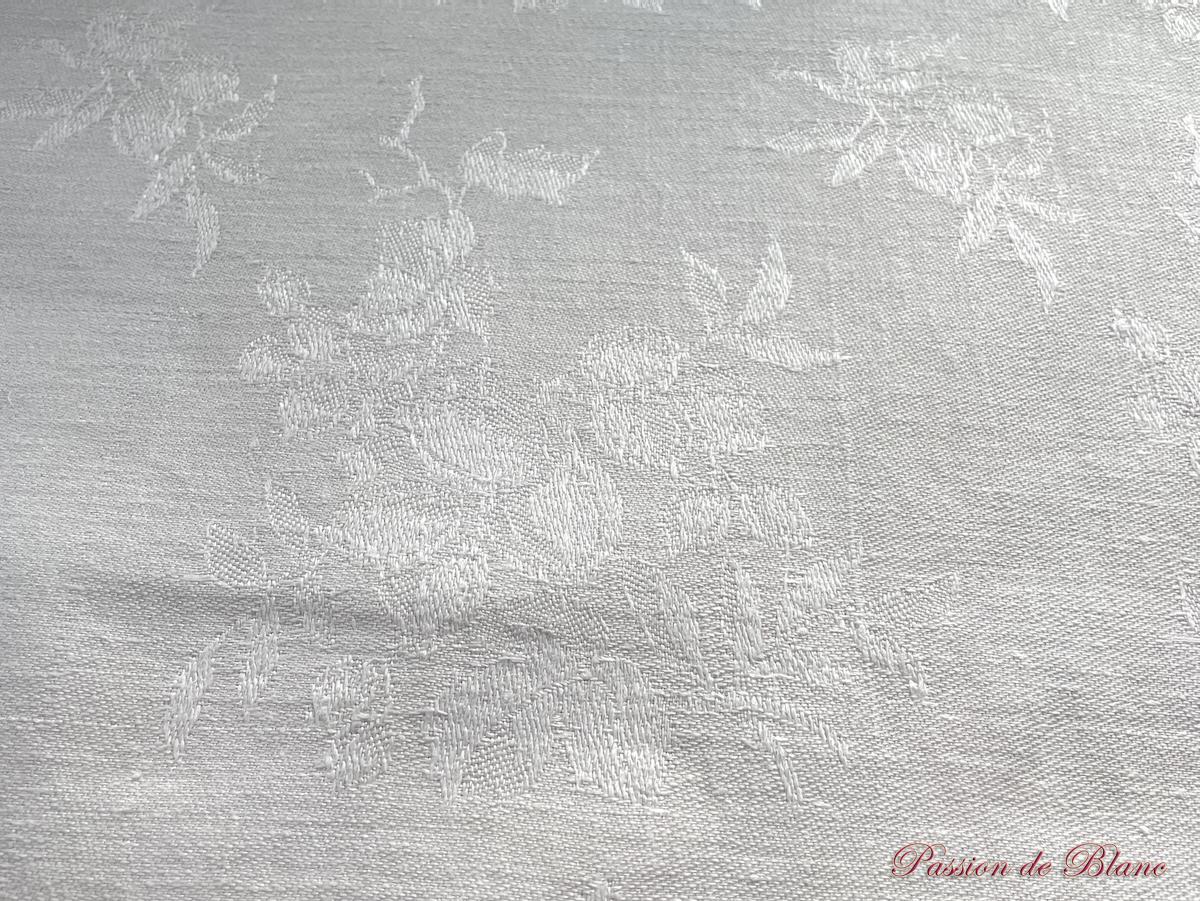 Nappe en damassé de lin avec motifs de fruits, monogramme MC brodé main – Image 8