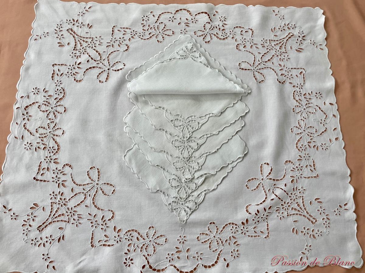 Service à thé broderie Richelieu : petite nappe + 6 serviettes en granité de lin – Image 3