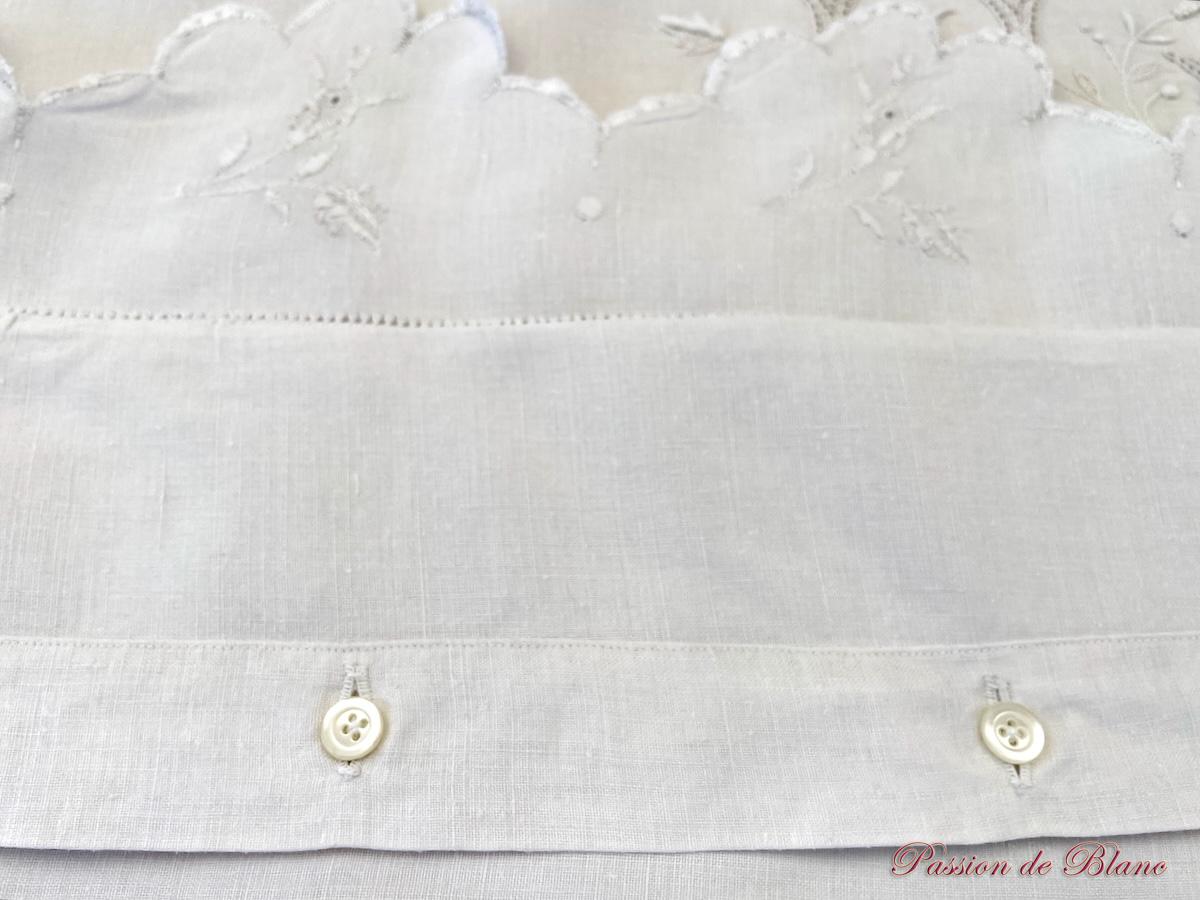 Superbe taie festonnée, branchages fleuris et monogramme JM sur lin fin – Image 7