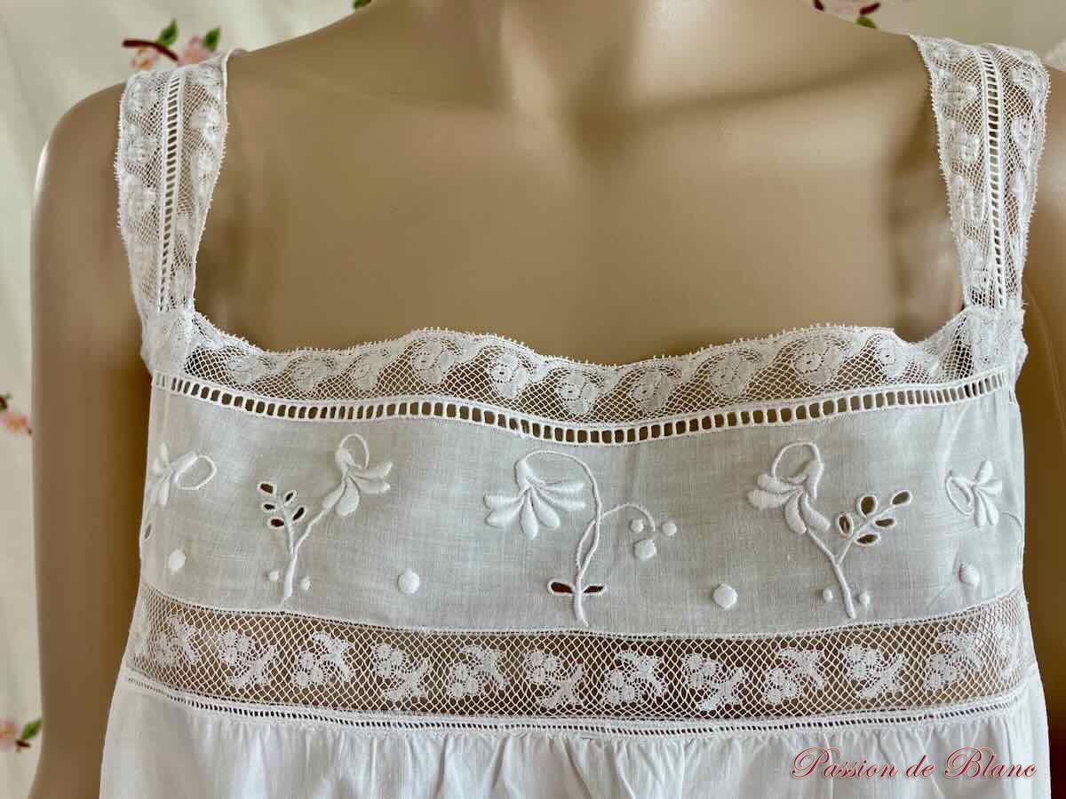 Chemise dentelle broderie