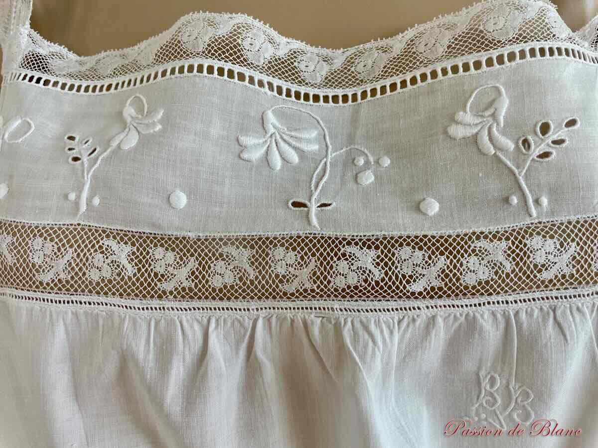 Chemise fine dentelle