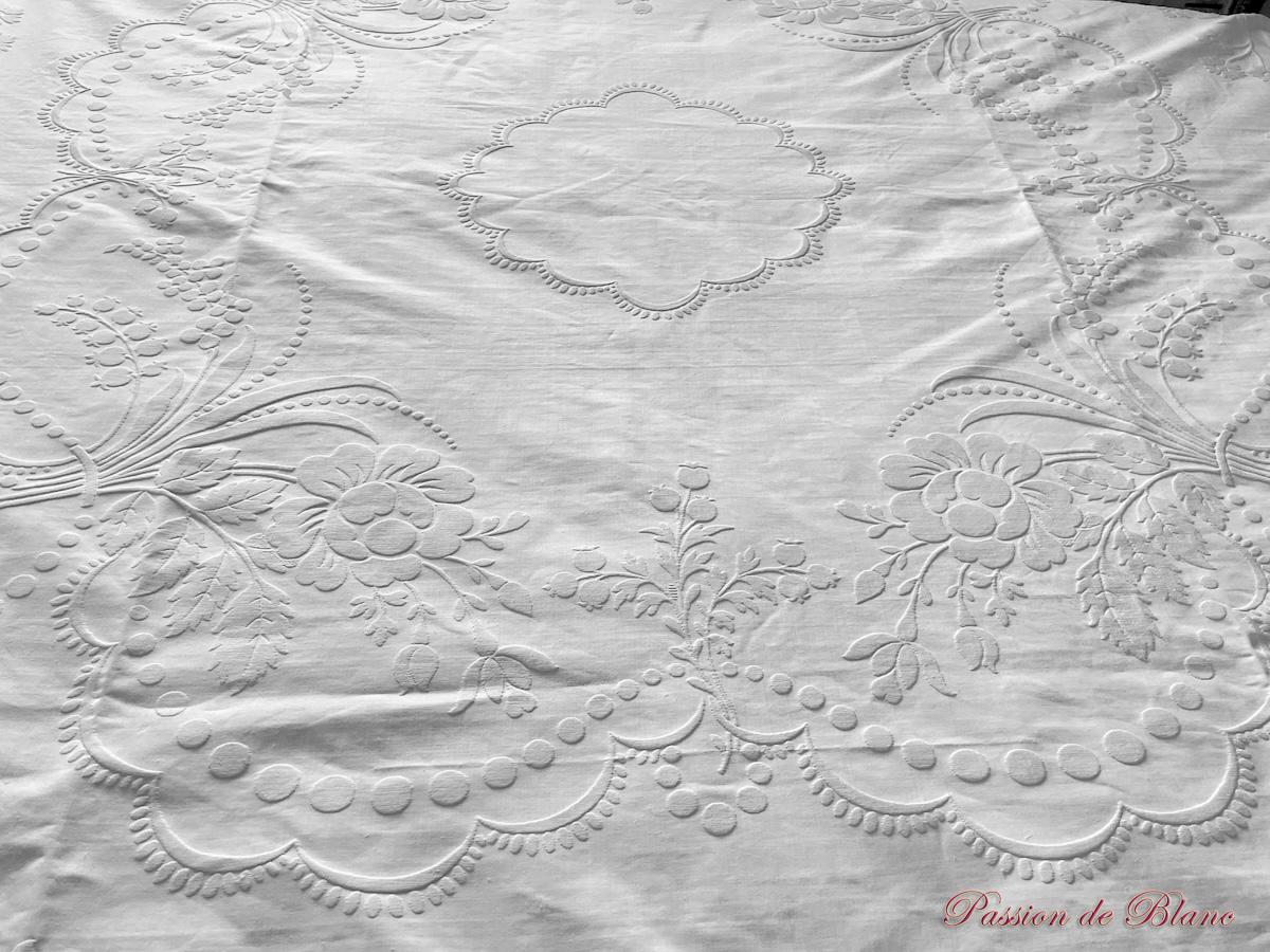 Couverture de mariage festonnée en piqué de coton avec 2 monogrammes RD – Image 3