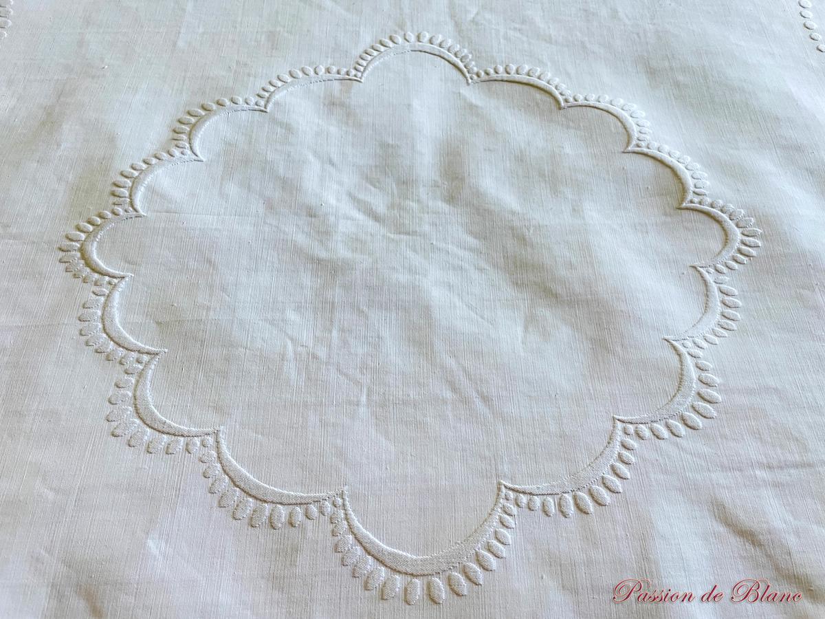 Couverture de mariage festonnée en piqué de coton avec 2 monogrammes RD – Image 10