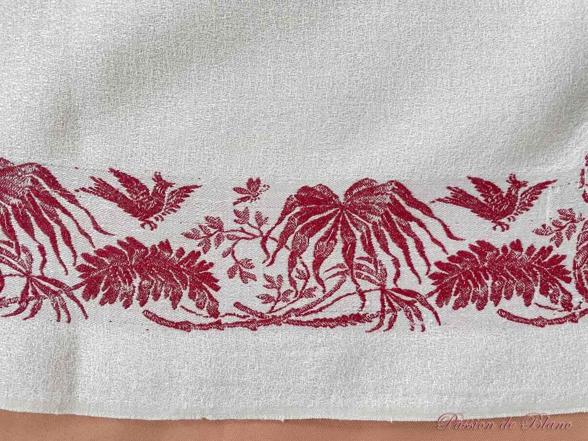 Service de table Napoléon III en granité de lin avec liteaux rouge: animaux et feuillage – Image 6