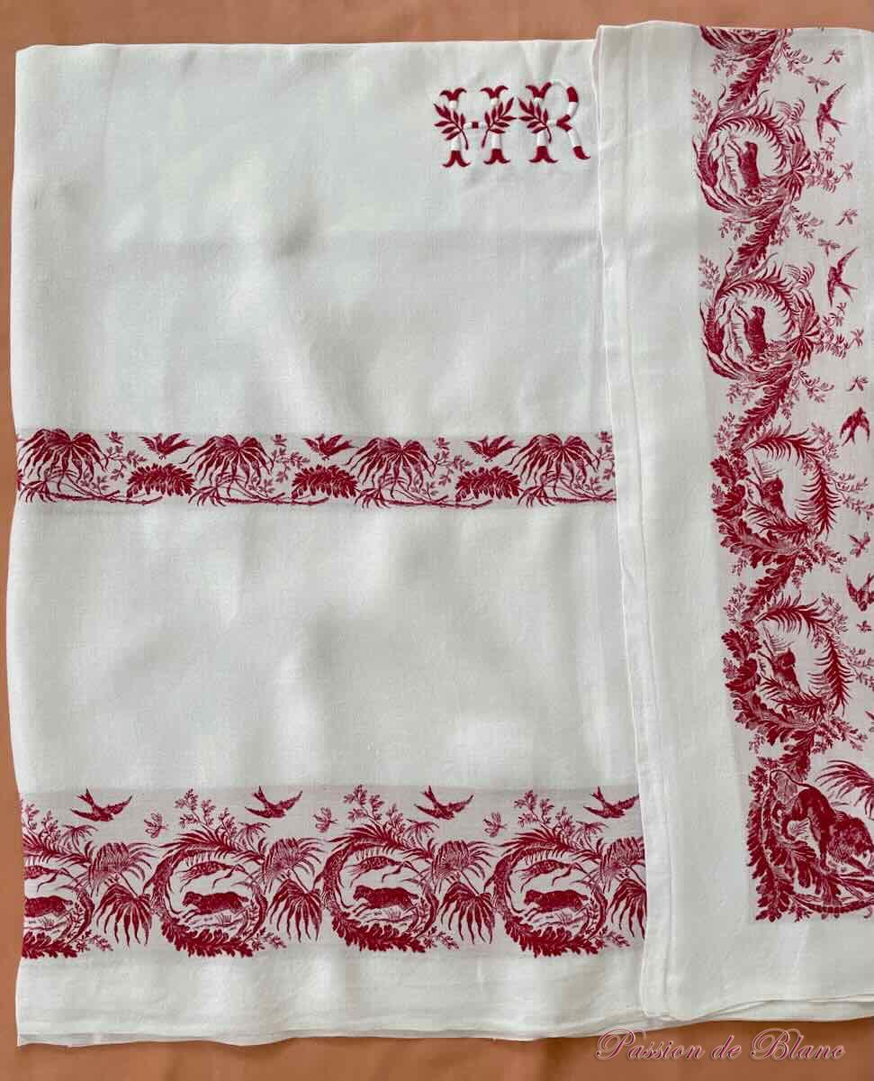 Service de table Napoléon III en granité de lin avec liteaux rouge: animaux et feuillage – Image 5