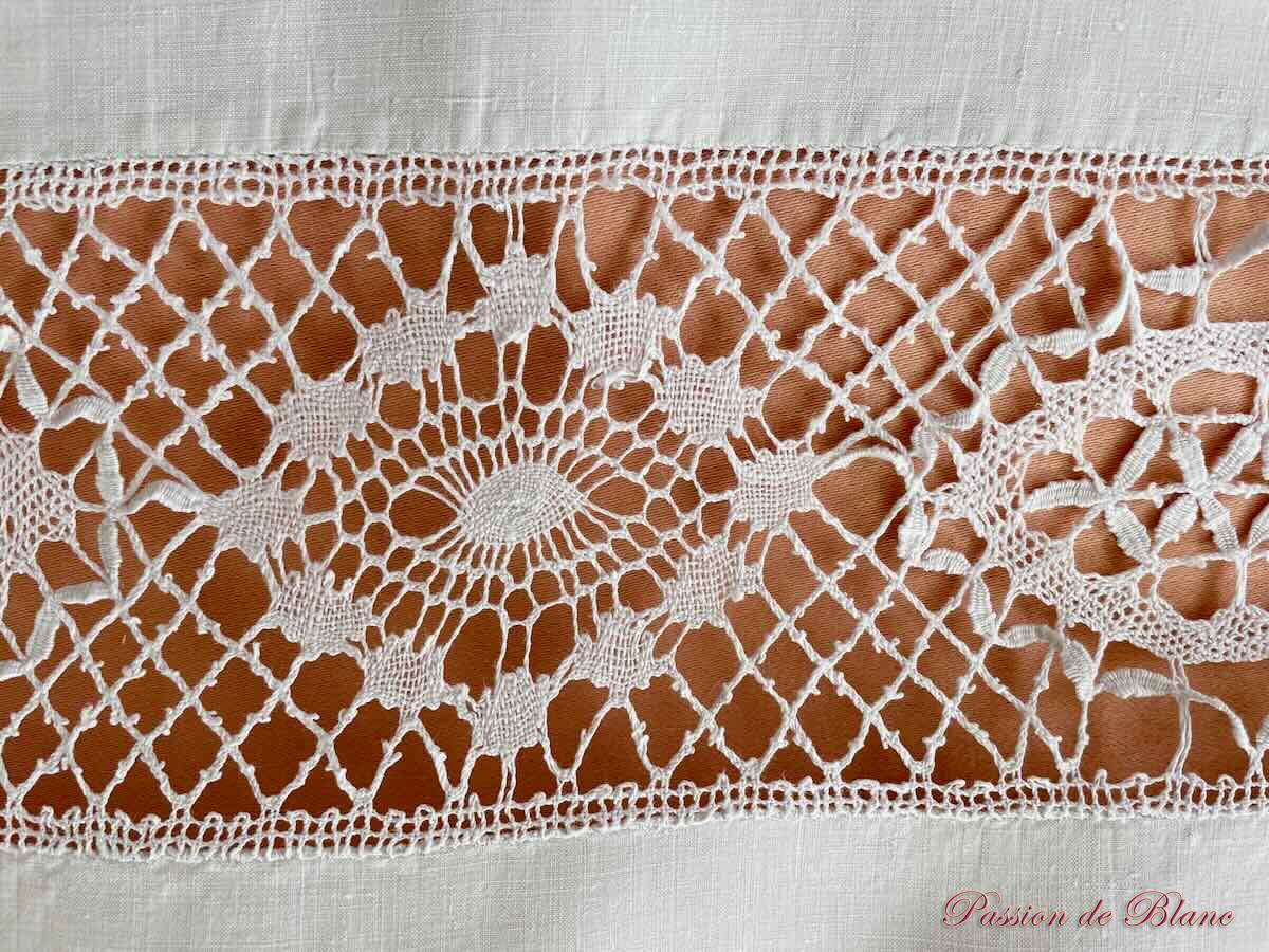 Drap broderie dentelle EC