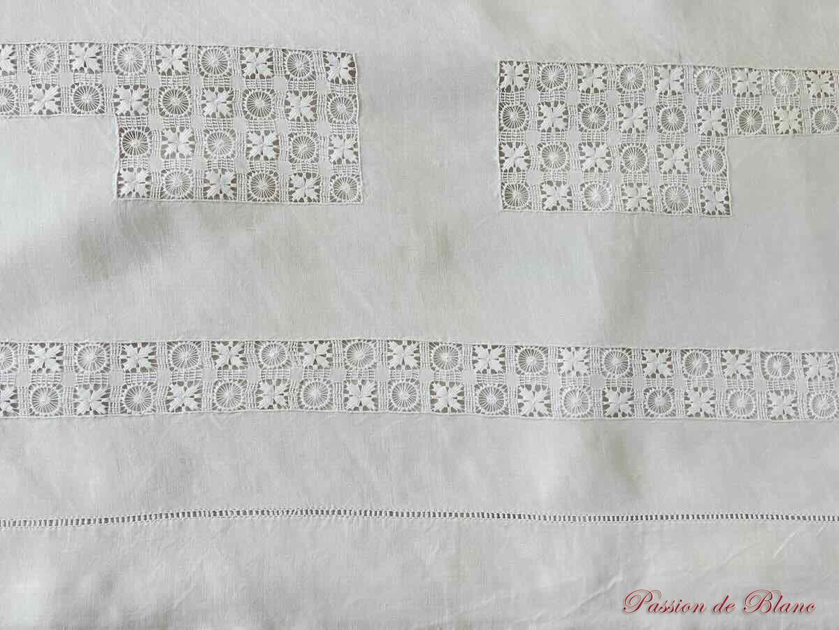 Drap en lin fin entièrement brodé main avec travail de jours complexes état neuf – Image 2