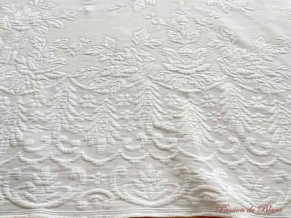 Couverture piquée dentelle