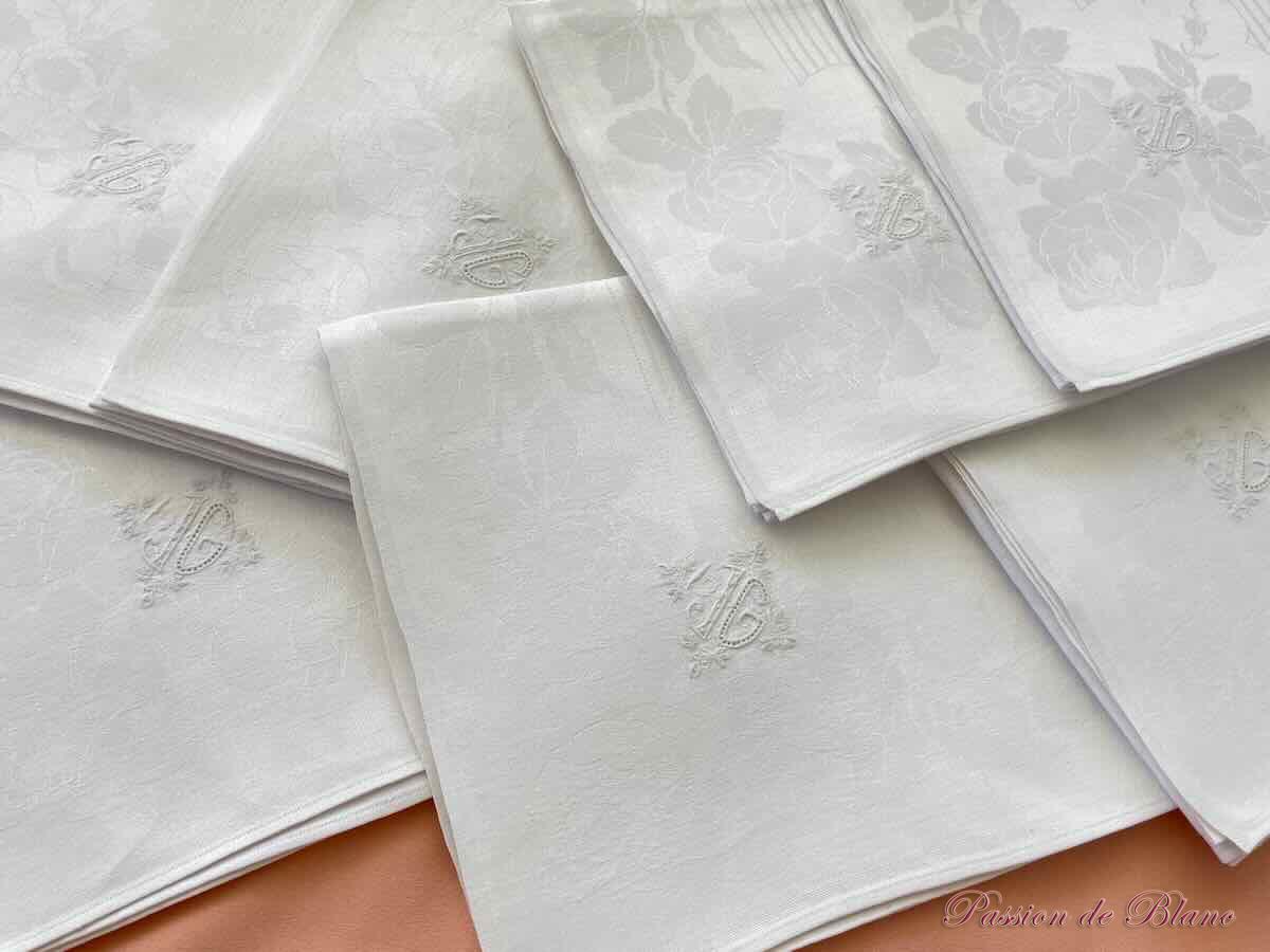 Lot 7 merveilleuses serviettes tables en damassé de fil de lin avec monogramme JG – Image 3
