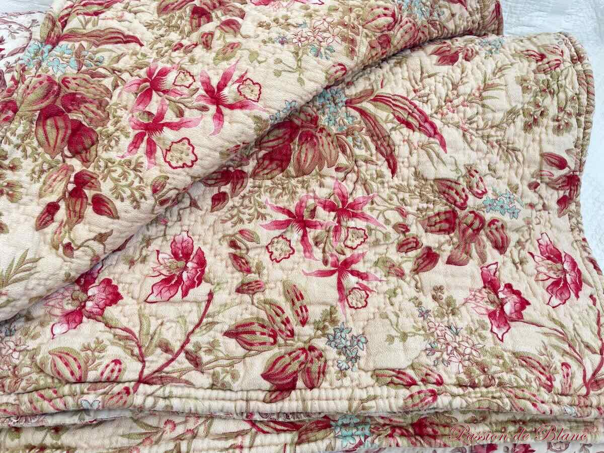 Couverture piquée fleurie