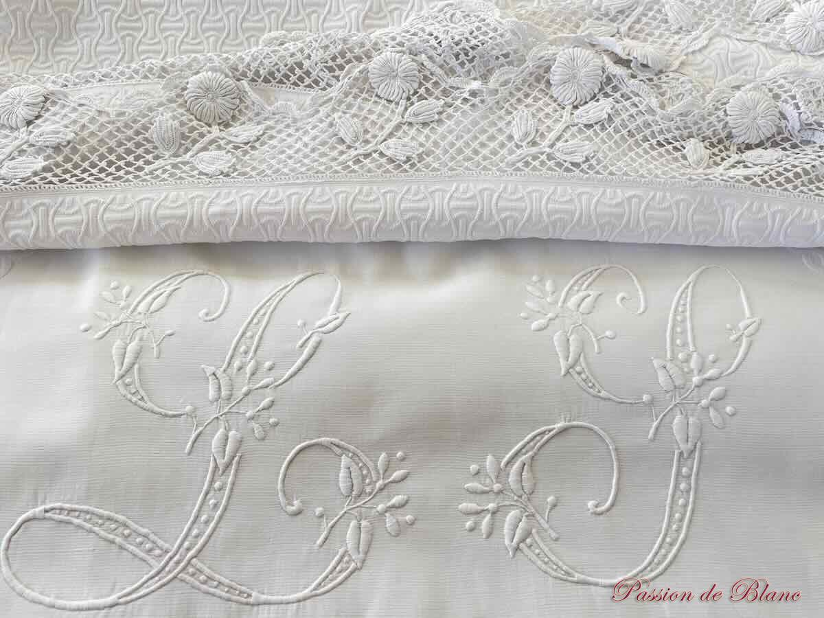 Grande couverture en piqué plat avec relief et monogramme LS, point d'Irlande – Image 7